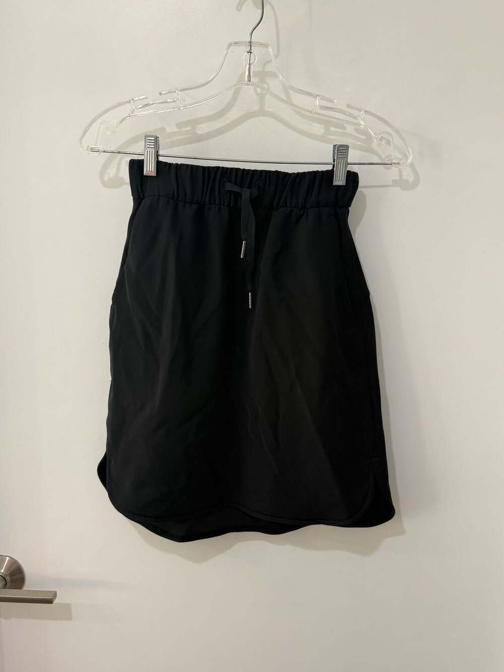 Lululemon On The Fly Skirt in Black, Size 2